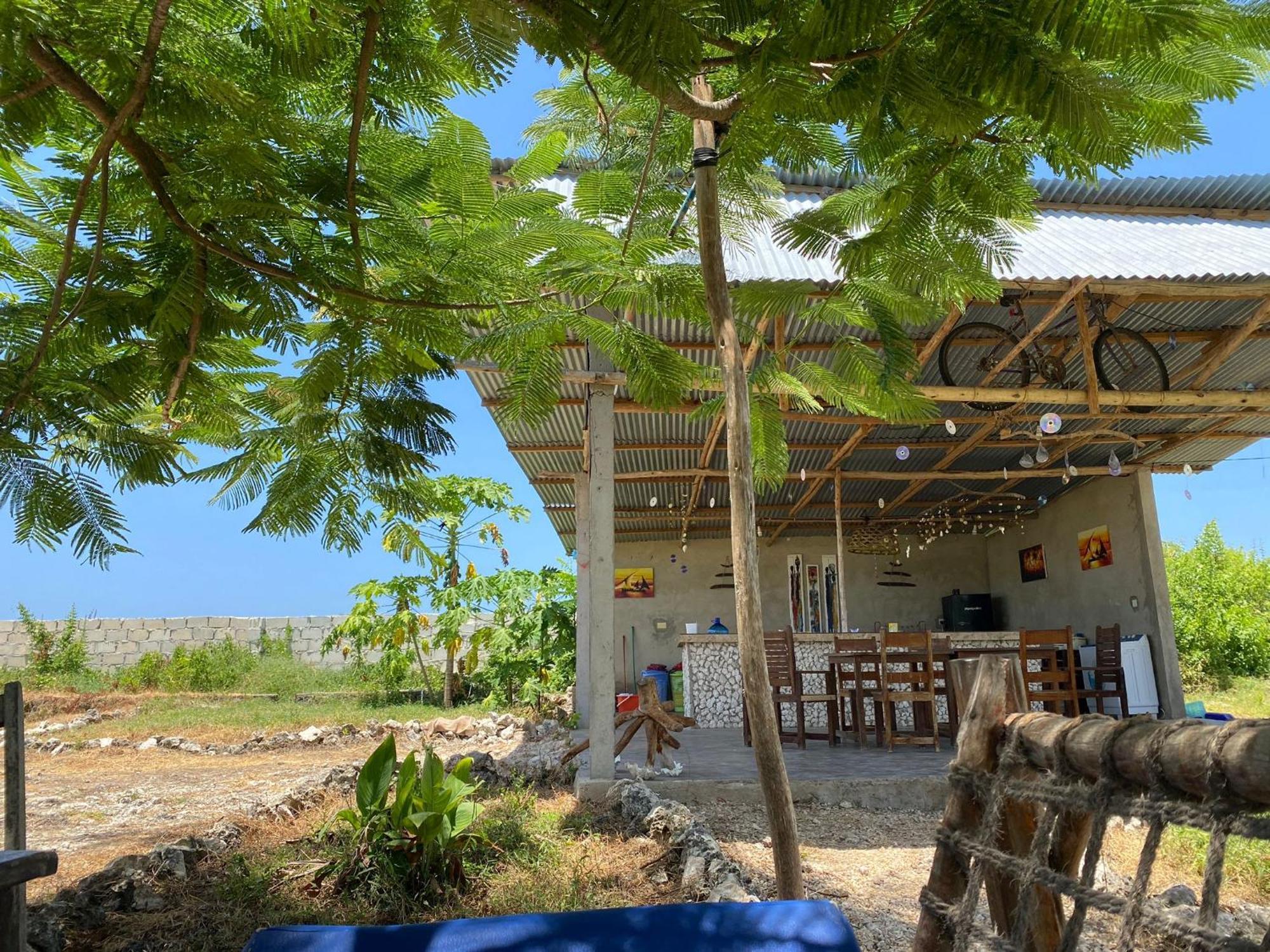 Habibis Bottle House Panzió Nungwi Kültér fotó