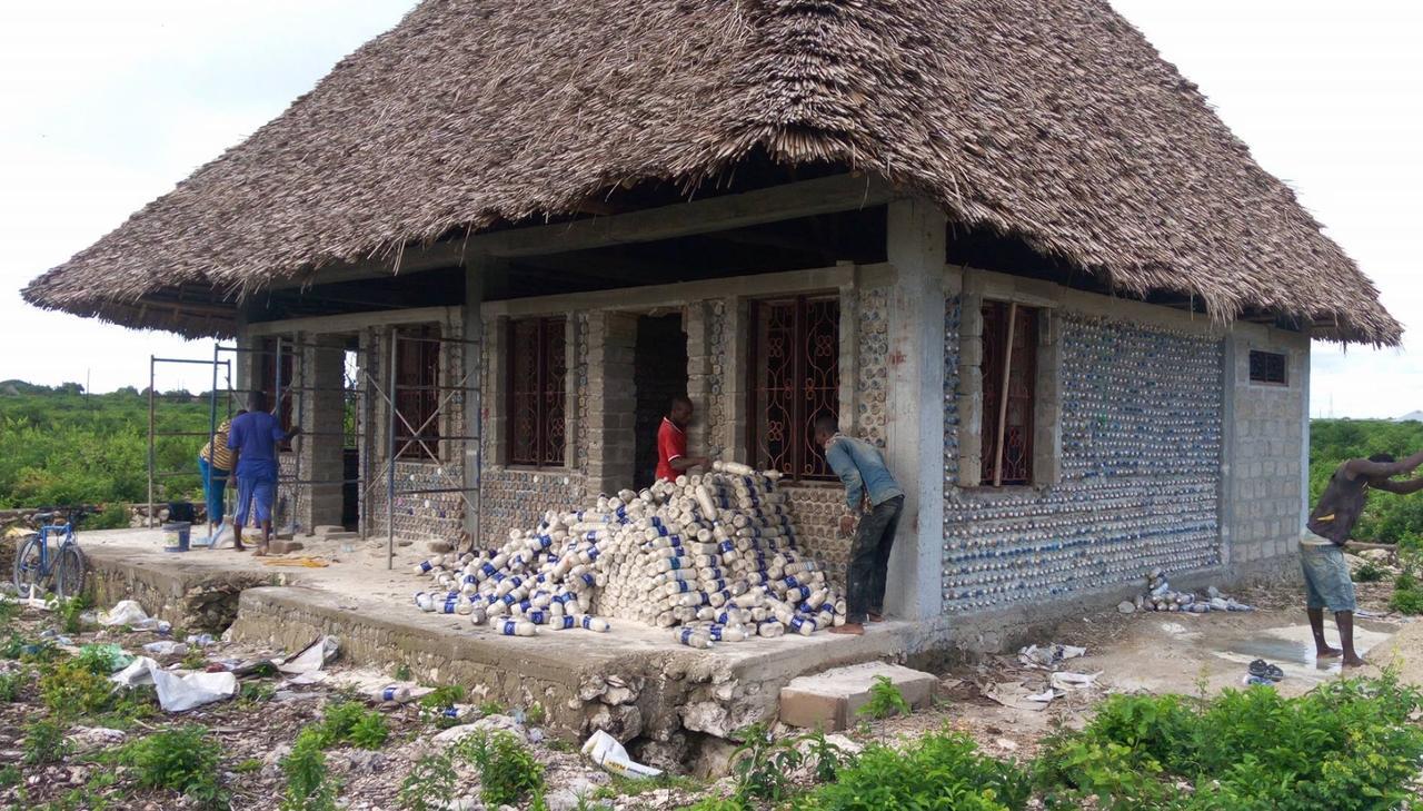 Habibis Bottle House Panzió Nungwi Kültér fotó